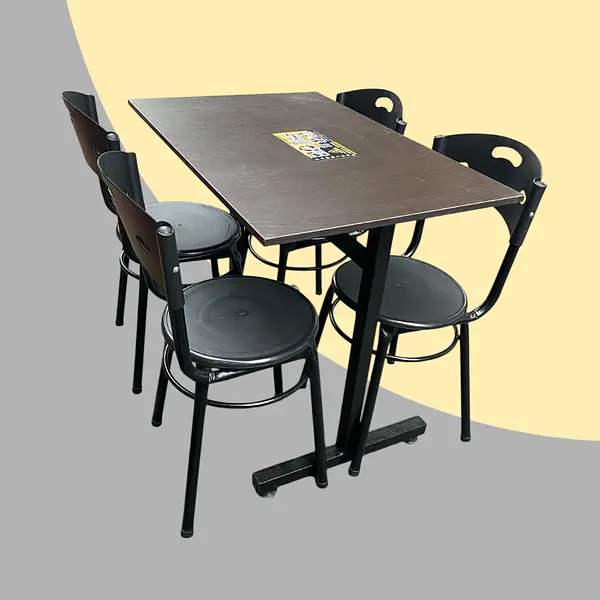 Juego De Sillas Karla Con Mesa Rectangular