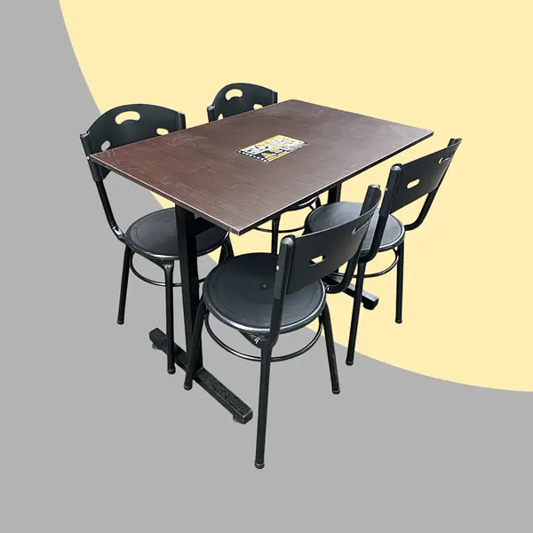 Juego De Sillas Karla Con Mesa Rectangular