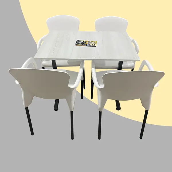 Juego De Sillas Eva Con Brazo Y Mesa Rectangular